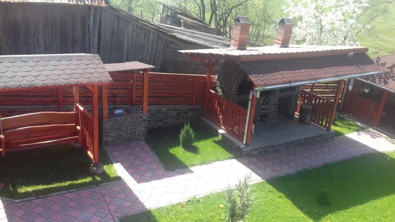 Casa Leonardo Hotel Haţeg Zewnętrze zdjęcie